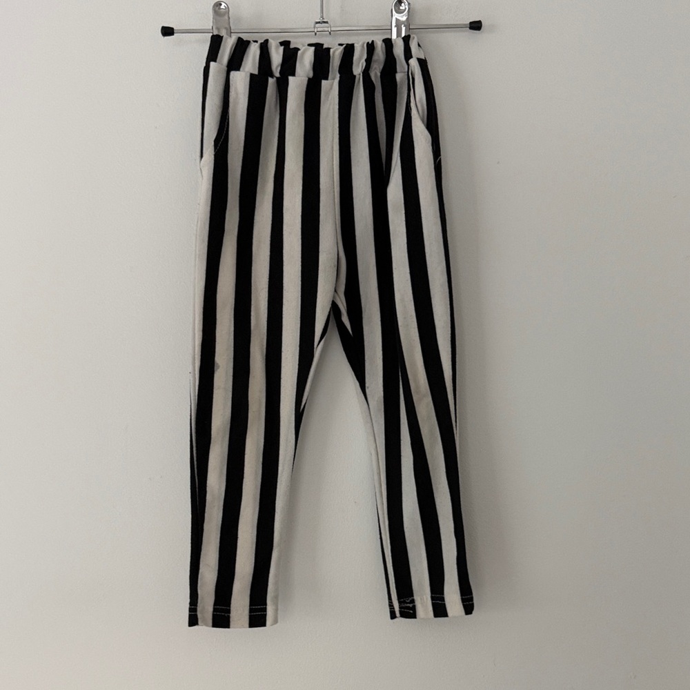 Black and White Striped Kids Leggings with Pockets Size 3 Years